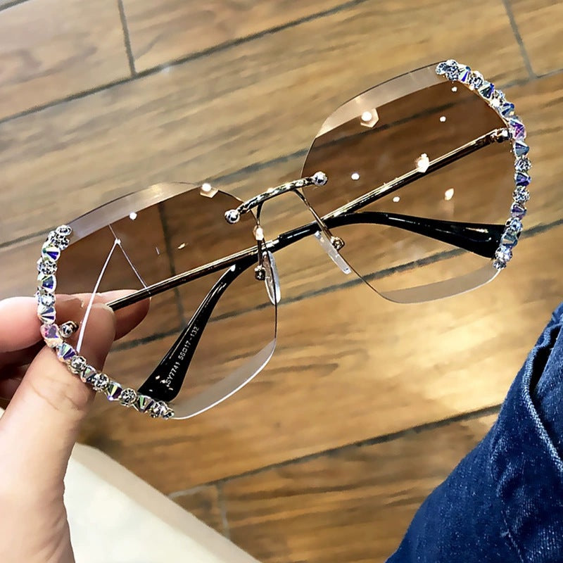 Spectacles On Rimless Diamond-Studded Polygonal Sunglasses