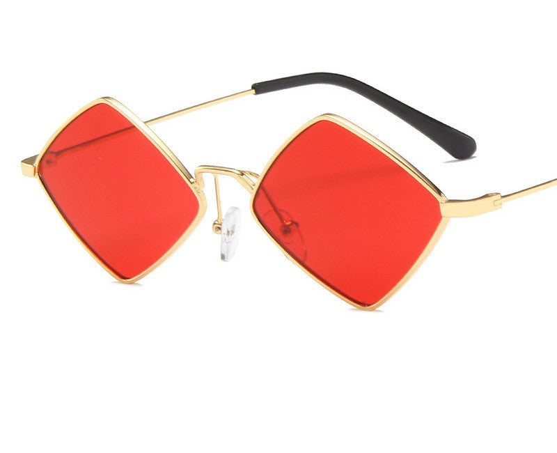 Spectacles On Retro Style Diamond Shaped Sunglasses